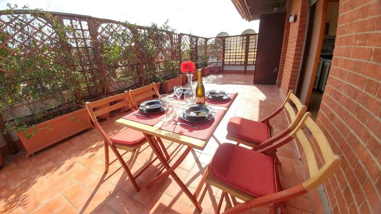 Apartmán Terrace22 - Delizioso Attico Ben Collegato Řím Exteriér fotografie